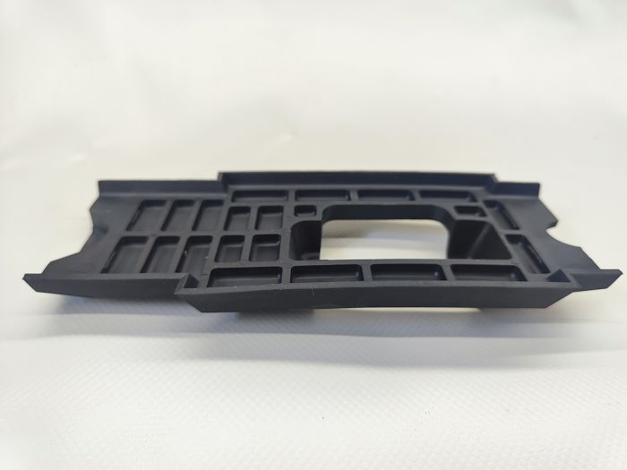 Кришка висівного апарату нижня сітківці kinze, john deere (gd15700 )