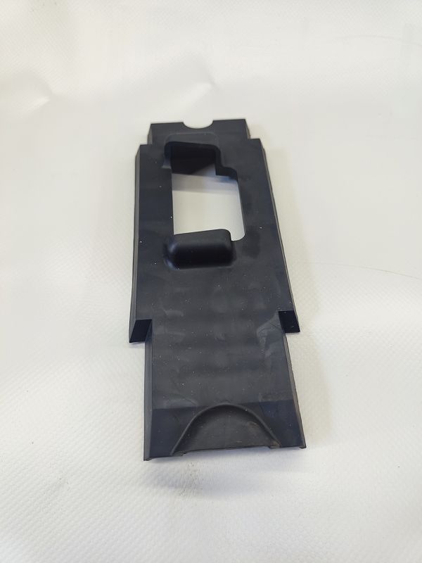 Кришка висівного апарату нижня сітківці kinze, john deere (gd15700 )