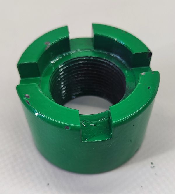 Гайка осі балансира John Deere N231082 до зернозбирального комбайна John Deere